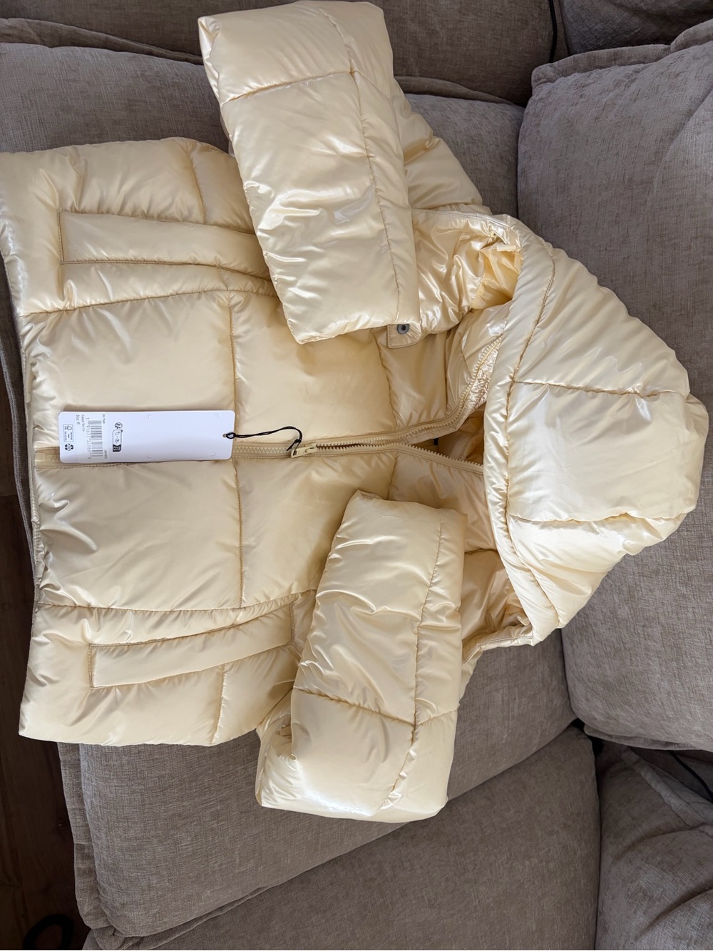 ALO Yoga French Vanilla Cream Puffer Jacket with Hood